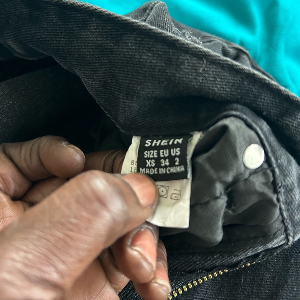 Sz 2 SHEIN black baggy destructed jeans